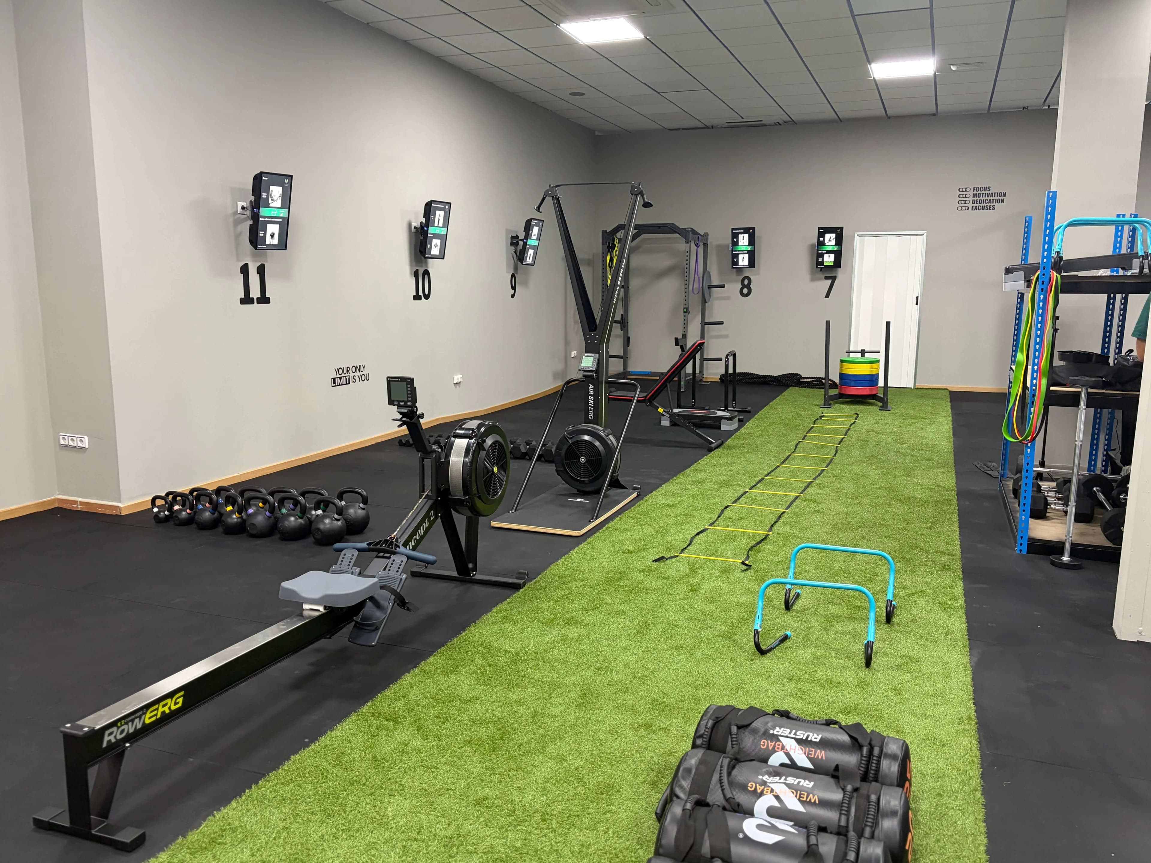 Zona de Entrenamiento Funcional VelarisFitness con equipamiento de última generación en Quintanar de la Orden